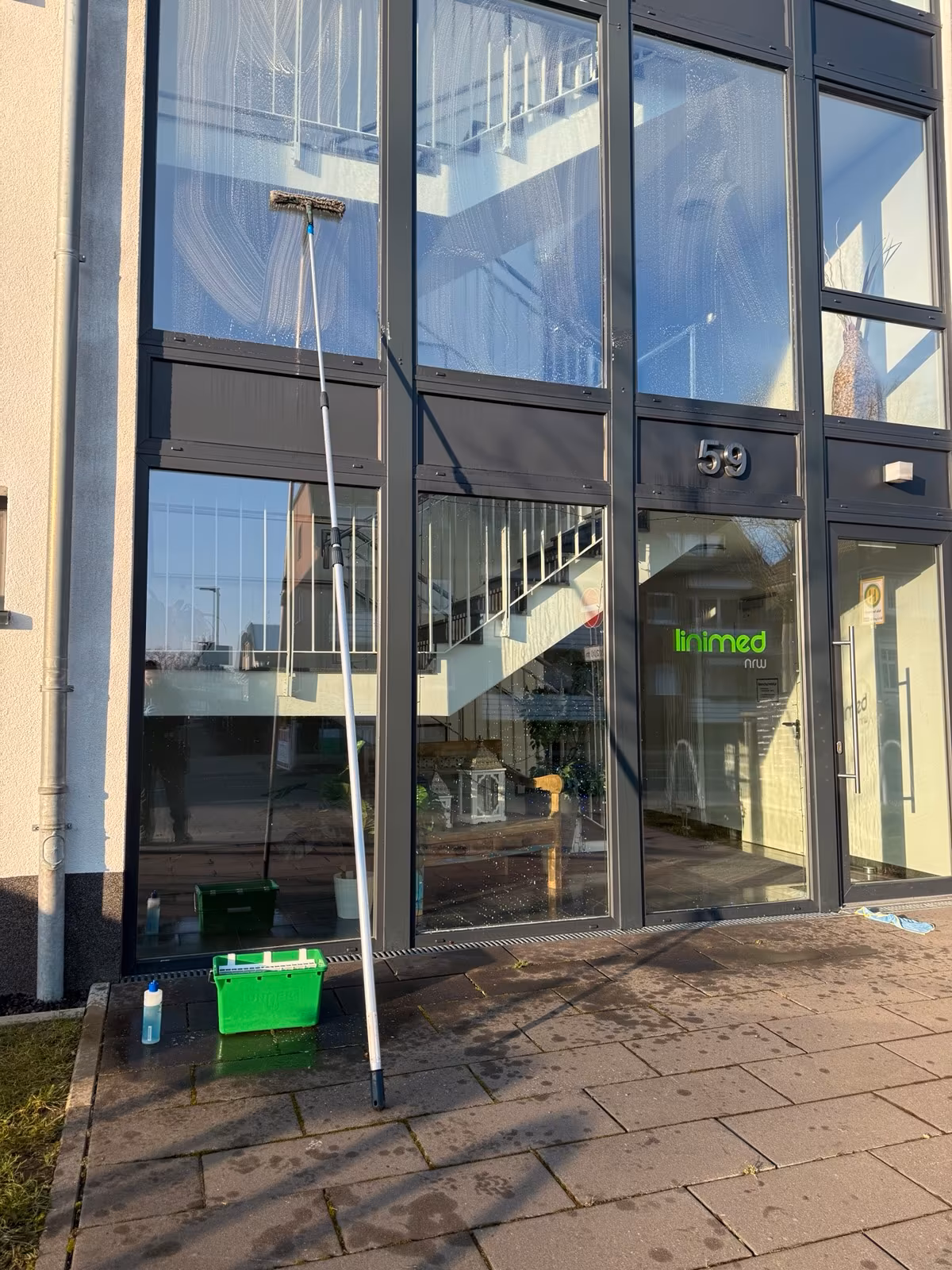 Saubere Fenster nach Glasreinigung
